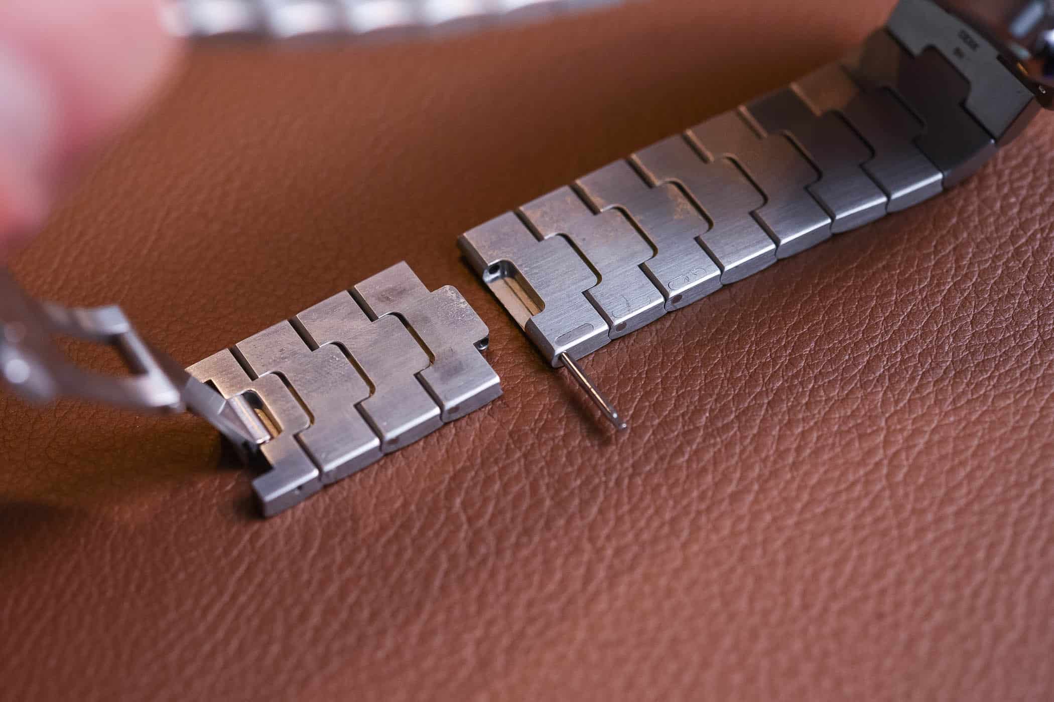 cartier watch band adjustment