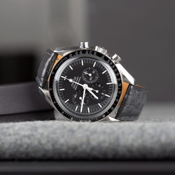 Handmade leather watch strap Grey Alligator Round scale - Image 3